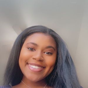 Meet your Posher, Lorielle